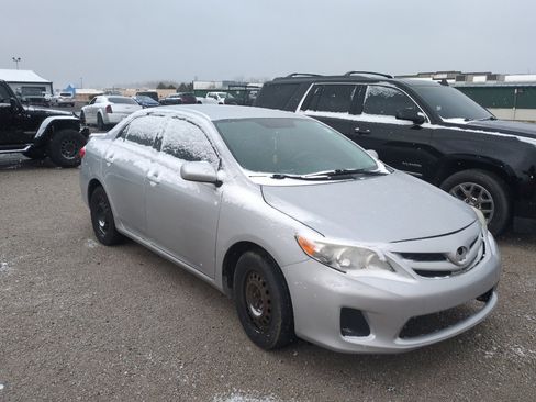 Used 2011 Toyota Corolla LE image 4