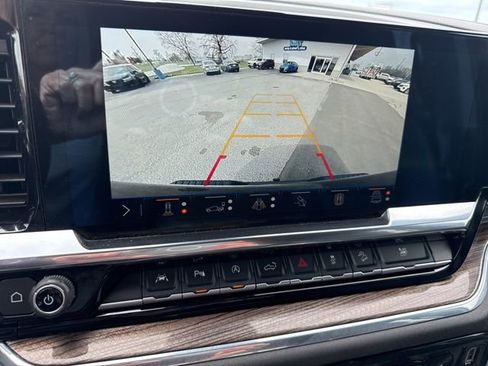 Used 2025 Chevrolet Silverado 1500 LT Trail Boss w/ LT Trail Boss Premium Package AWD/4WD image 28