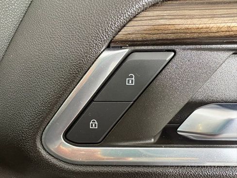 Used 2023 Chevrolet Silverado 1500 LT image 35