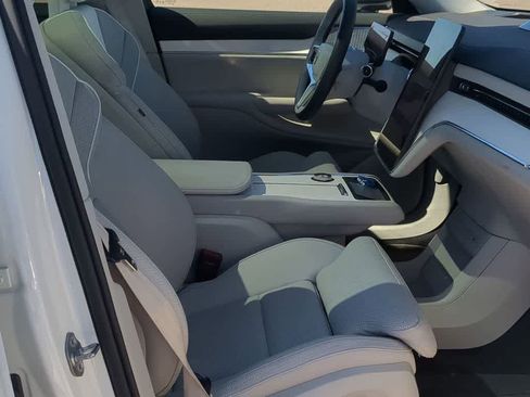 Used 2025 Volvo EX90 Ultra AWD/4WD image 20