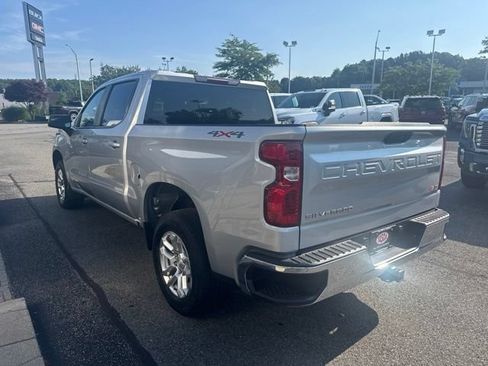 Used 2022 Chevrolet Silverado 1500 LT AWD/4WD image 5