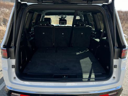 Used 2024 Jeep Wagoneer Series II w/ Flexible Seating Group image 40