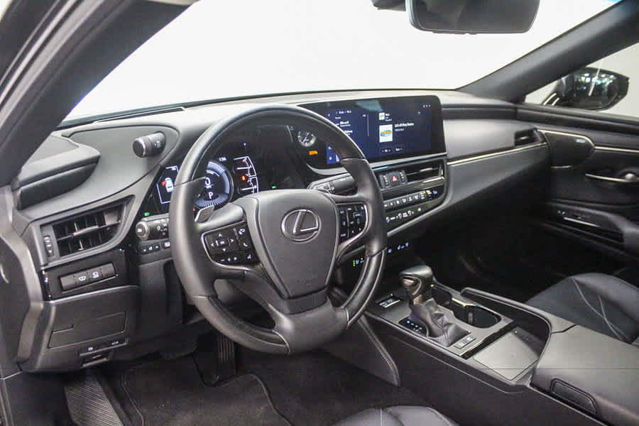 Used 2025 Lexus ES 300h w/ Accessory Package (Z1) FWD image 19