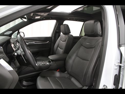 Used 2024 Cadillac XT6 Sport AWD/4WD image 5