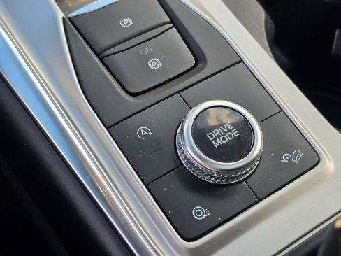 Used 2020 Ford Explorer XLT w/ Equipment Group 202A image 29