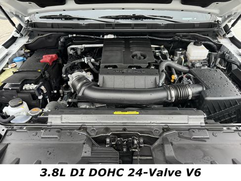 Certified 2025 Nissan Frontier SV image 12