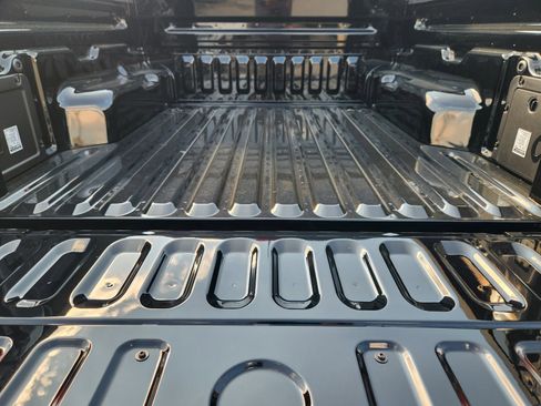 New 2025 Ford Maverick XLT image 26