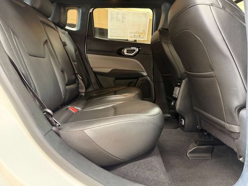 Used 2025 Jeep Compass Limited AWD/4WD image 22