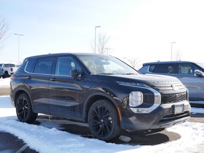 Used 2024 Mitsubishi Outlander SE Black Edition