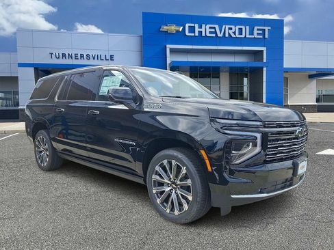 New 2026 Chevrolet Suburban High Country AWD/4WD image 2