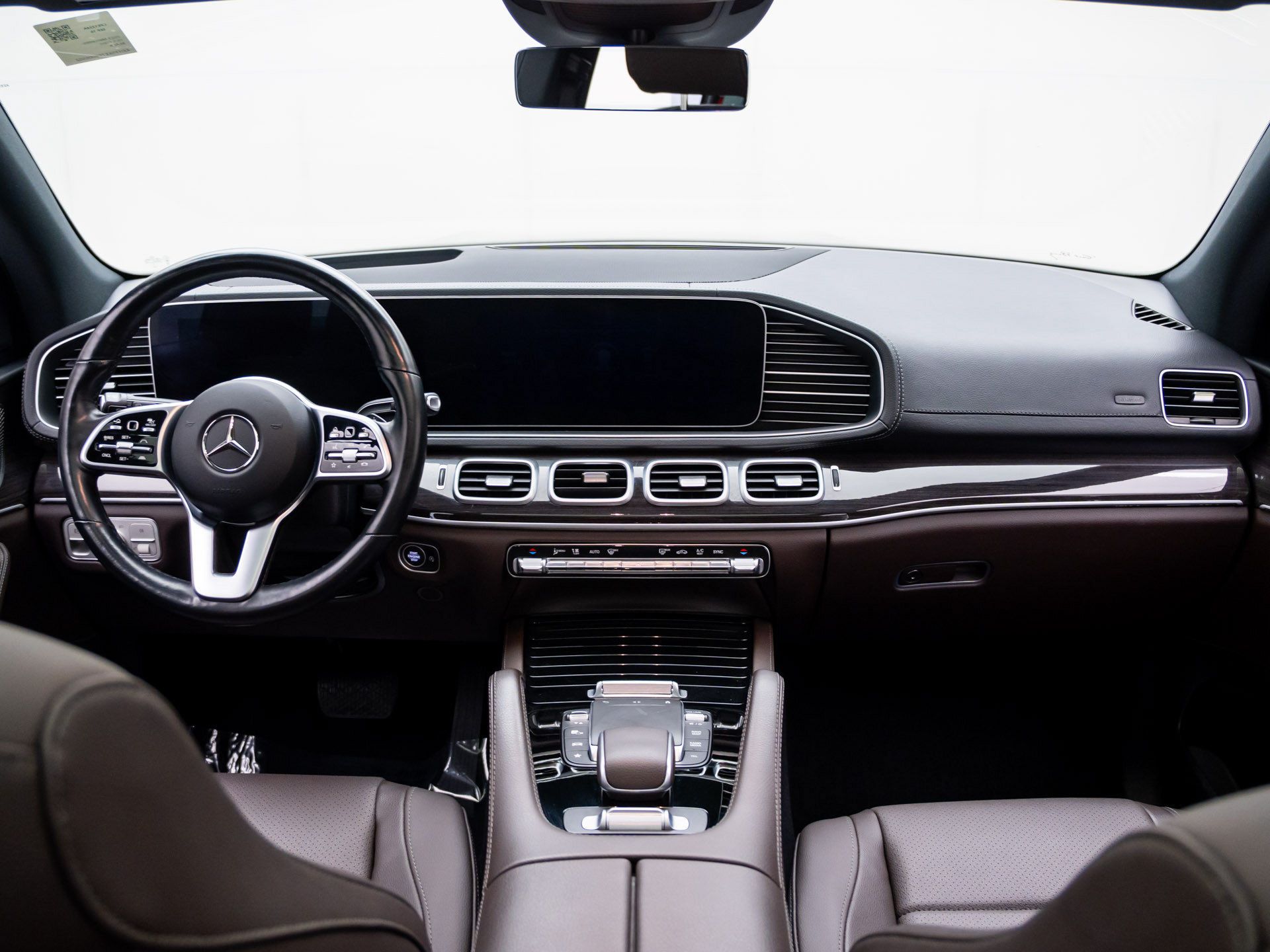 Used 2023 Mercedes-Benz GLS 450 4MATIC image 9