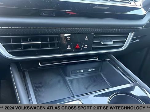 Used 2024 Volkswagen Atlas Cross Sport SE AWD/4WD image 35