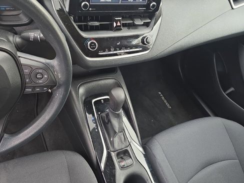 Used 2021 Toyota Corolla LE w/ Carpet Mat Package (TMS) image 3