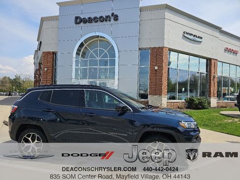Certified 2024 Jeep Compass Limited AWD/4WD image 1
