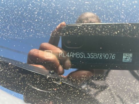 Used 2025 Buick Encore GX Preferred FWD image 28