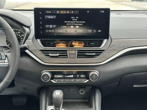 New 2025 Nissan Altima 2.5 SV w/ SV Premium Package image 8