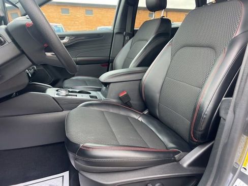 Certified 2023 Ford Escape ST-Line w/ Tech Pack #1 AWD/4WD image 18