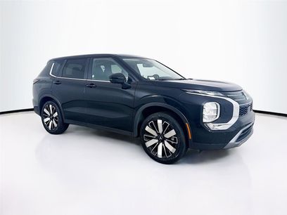 Used 2025 Mitsubishi Outlander SE