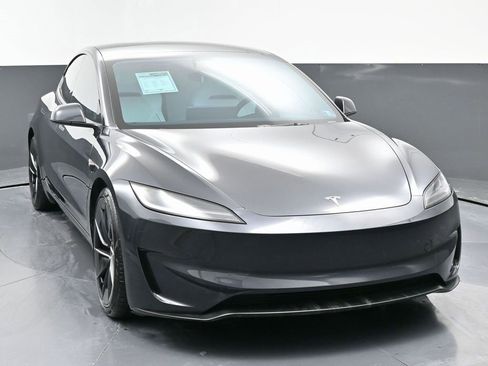 Used 2024 Tesla Model 3 Performance image 3