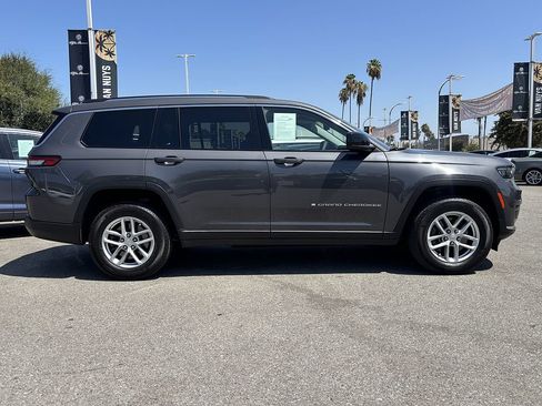 Used 2023 Jeep Grand Cherokee L Laredo AWD/4WD image 2