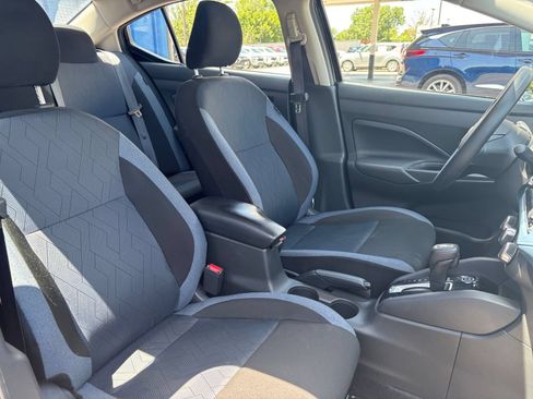 Used 2025 Nissan Versa SV FWD image 34