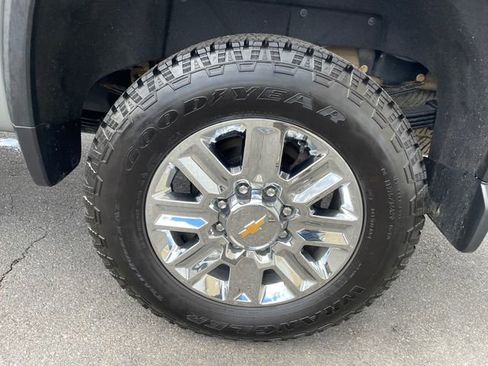 Used 2024 Chevrolet Silverado 3500 High Country image 18