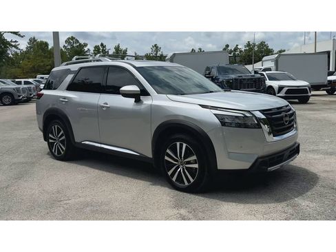 Used 2024 Nissan Pathfinder Platinum w/ Cargo Package FWD image 2