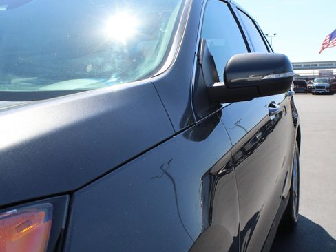 Used 2019 Ford Edge Titanium w/ Equipment Group 301A image 11