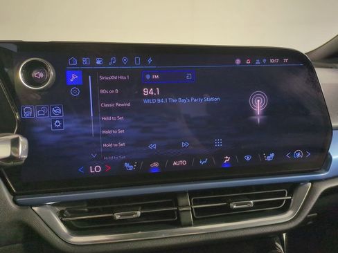 Used 2024 Chevrolet Equinox EV LT image 21