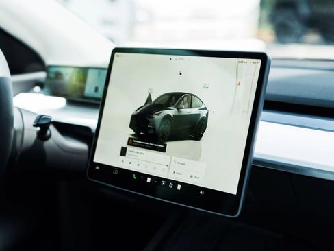 Used 2022 Tesla Model Y Performance AWD/4WD image 34