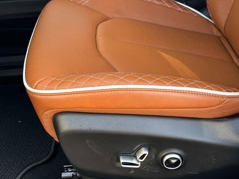 New 2026 Chrysler Pacifica Pinnacle image 21