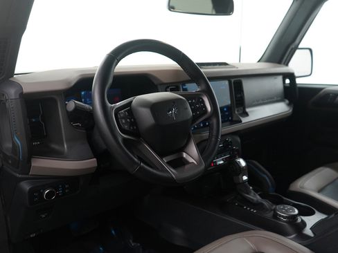 Used 2024 Ford Bronco Wildtrak image 13