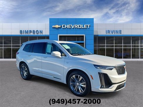 Used 2023 Cadillac XT6 Premium Luxury image 2