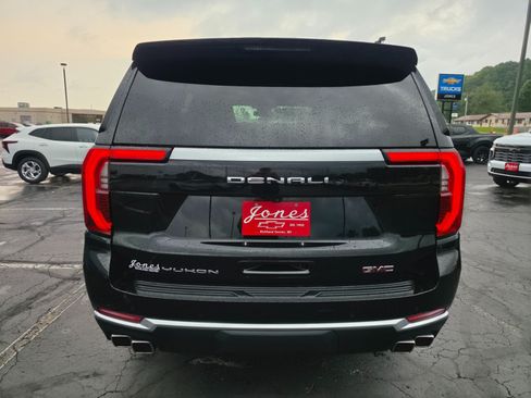 Used 2025 GMC Yukon Denali AWD/4WD image 4
