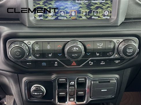 Used 2023 Jeep Wrangler Unlimited Sahara image 22