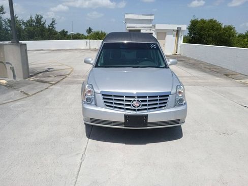 Used 2011 Cadillac DTS Hearse FWD image 3