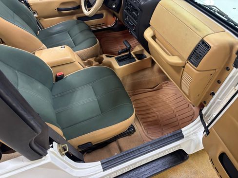 Used 1998 Jeep Wrangler Sahara image 25