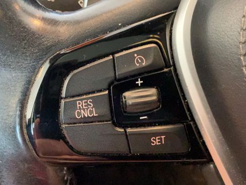 Used 2017 BMW 530i xDrive AWD/4WD image 12