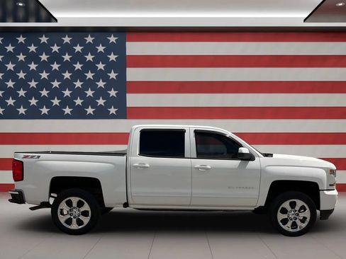 Used 2017 Chevrolet Silverado 1500 LT w/ All Star Edition AWD/4WD image 8