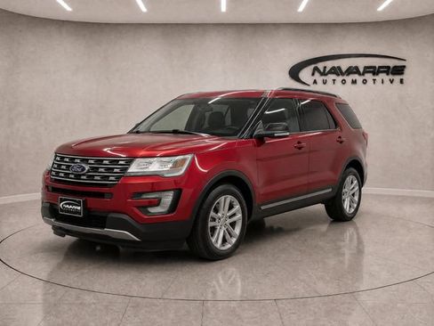 Used 2016 Ford Explorer XLT w/ Equipment Group 202A FWD image 3