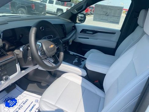 New 2025 Chevrolet Suburban Premier image 16