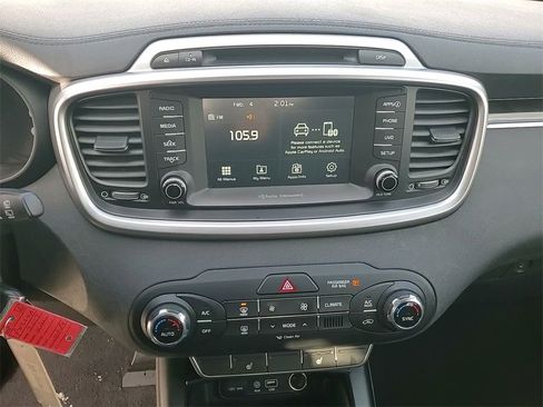 Used 2017 Kia Sorento LX w/ LX V6 Convenience Package image 27