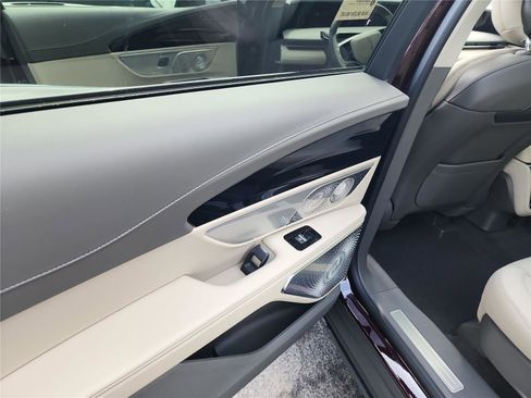 New 2025 Lincoln Nautilus Reserve image 16