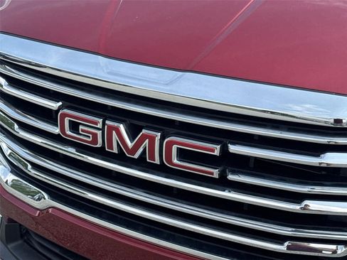 Used 2023 GMC Terrain SLT AWD/4WD image 10