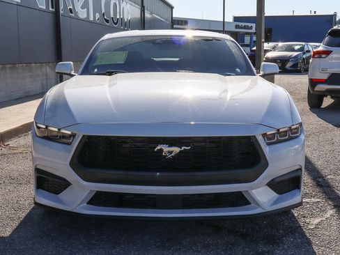 Used 2024 Ford Mustang Coupe RWD image 2