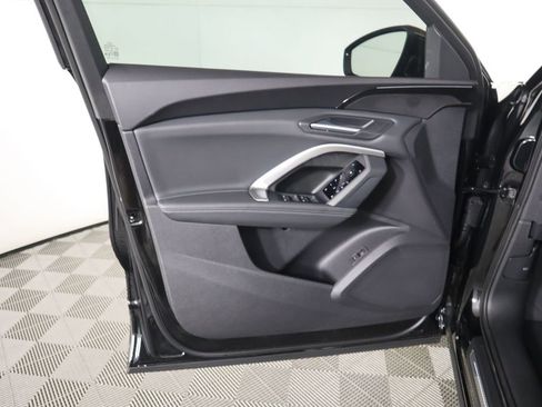 Used 2025 Audi Q5 Premium w/ Convenience Package image 27