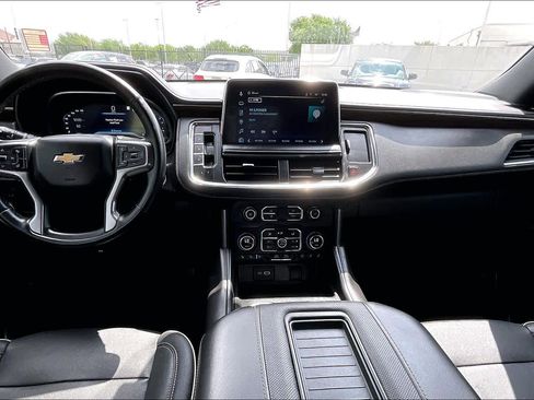 Used 2023 Chevrolet Suburban Premier image 15