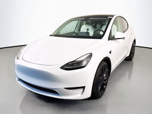 Used 2021 Tesla Model Y Performance image 4