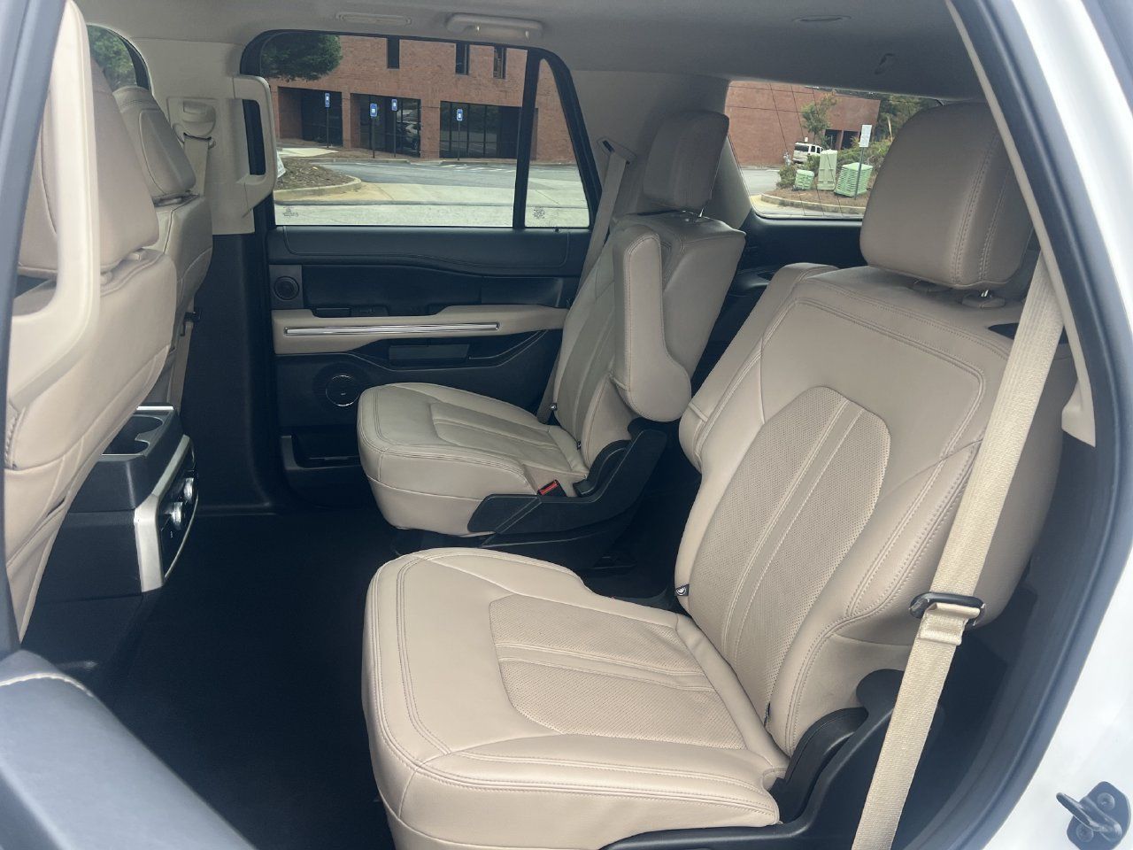 Used 2024 Ford Expedition Limited RWD image 21