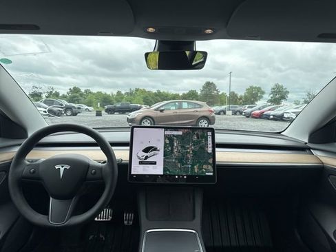 Used 2021 Tesla Model 3 Standard Range Plus image 13